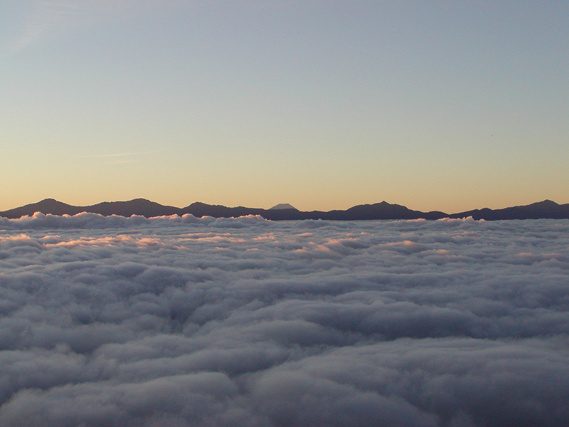 The beginning of January: A field of cloud before sunrise