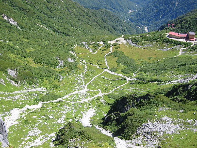 The middle of June: Cirque view from Mount Hoken